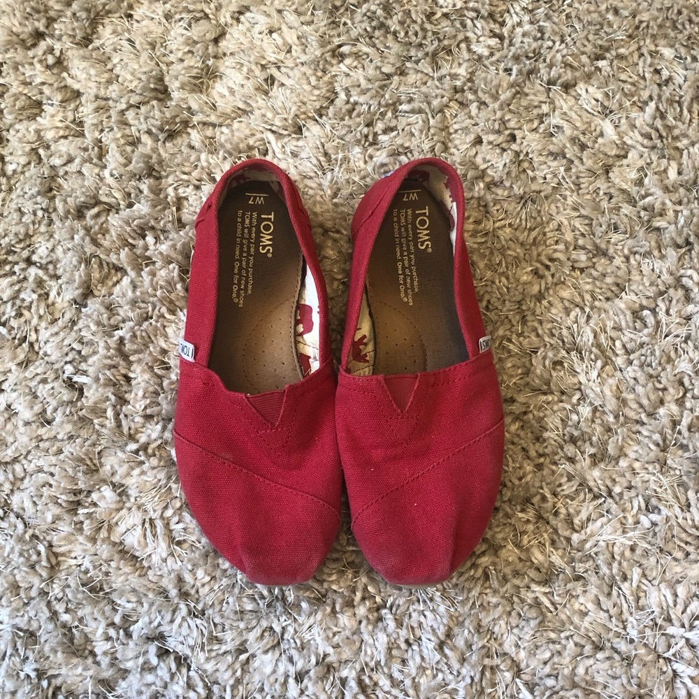 Size 7 Toms